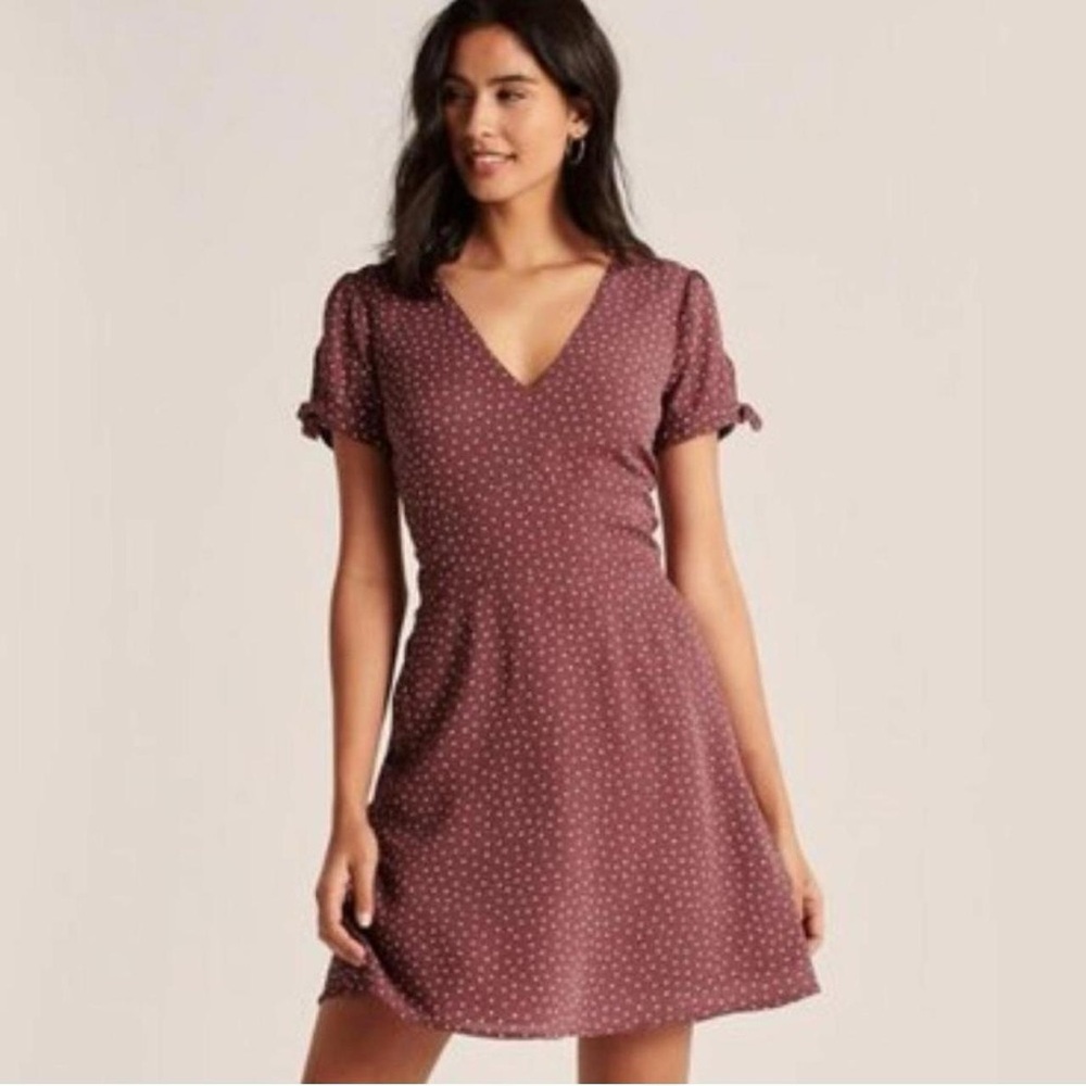 Abercrombie and Fitch Maroon dress with polka dot size large